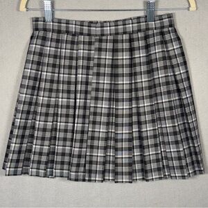 Plaid Pleated Mini Skirt in Black & Gray